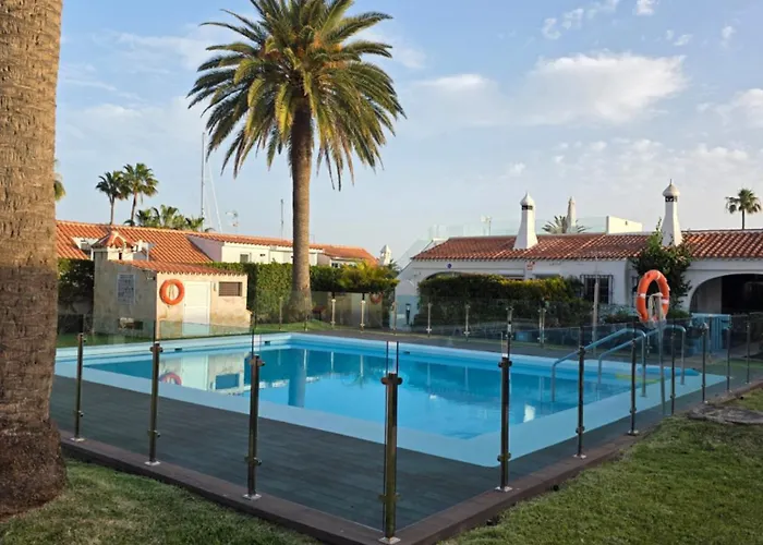 Faro Quilla 8 Deluxe 別荘 *